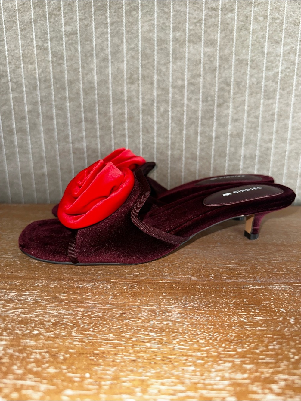 Birdies Velvet Burgundy Kitten Slides with Red Rose Accent - Picture 4 of 8